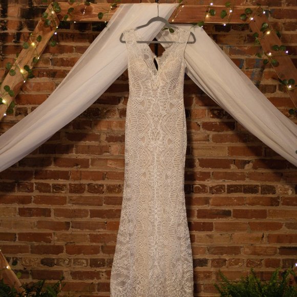 Wedding Dress - Picture 2 of 7